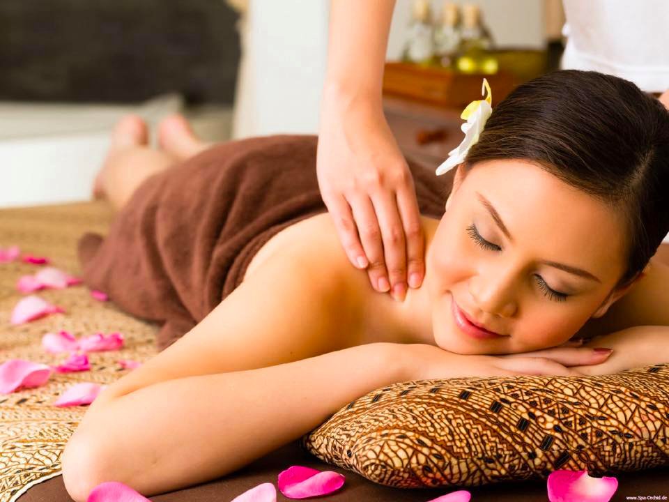 The Main Difference between Reflexology and Body Massage